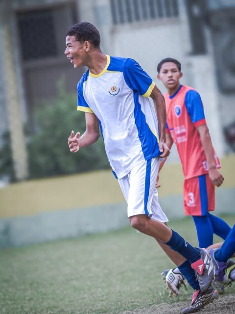 Atleta do CT Solvive em campo durante uma partida